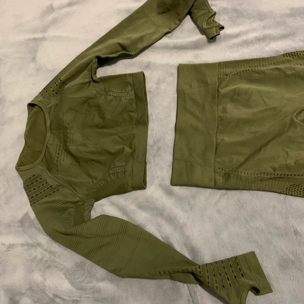 Workout set - Picture 3 of 3